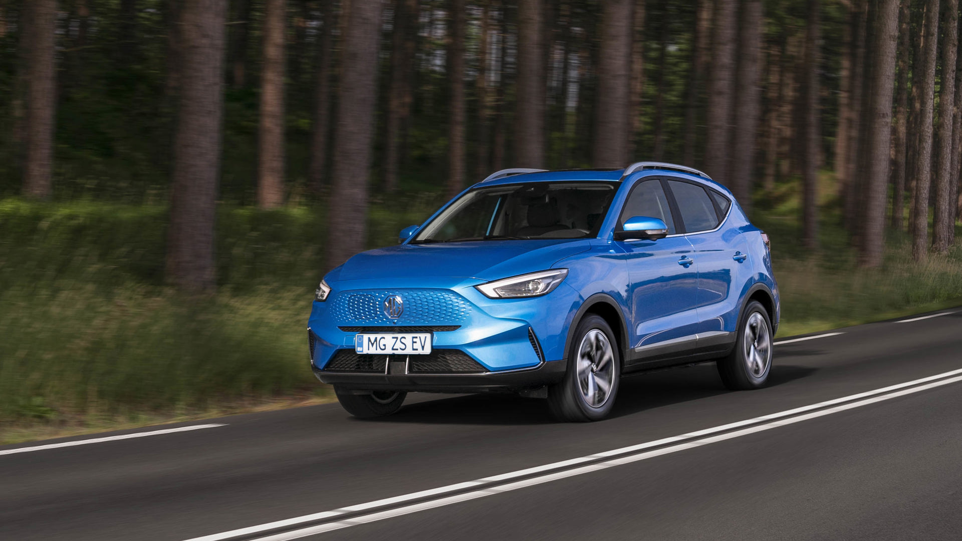 MG ZS EV Front Dynamic Driving 01 Presskit